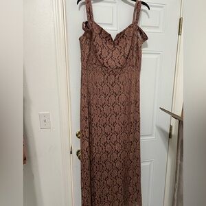 Formal type dress
Worn once
Great condition
Size Lg